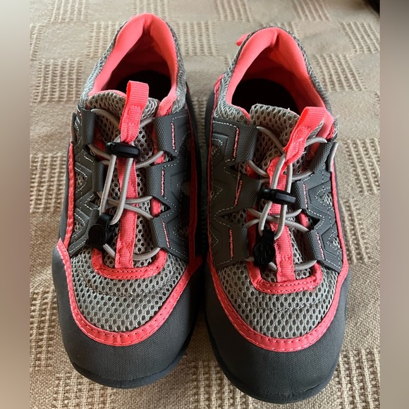 Waterproof shoes - Picture 1 of 4